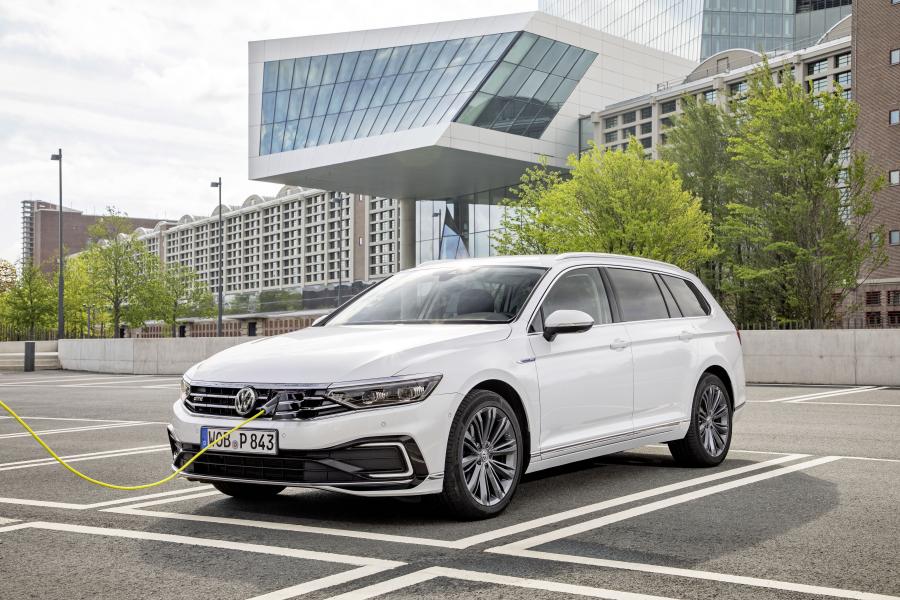  Volkswagen Passat GTE Variant (B8) 2019 года  (WW) (фото 15 из 22)